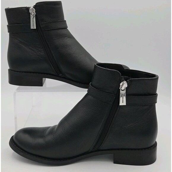 MICHAEL KORS Finley Flat Bootie US 6 Black Tumbled Leather Side Zip EUC - Picture 2 of 9